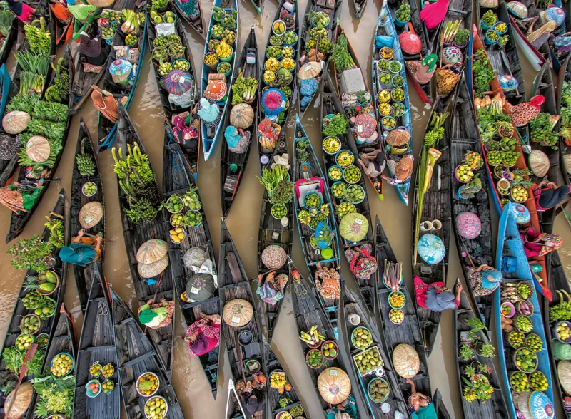 Puzzle Highlights - Marchés colorés - Marché Flottant, Indonésie